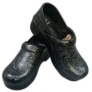 Dansko Professional Tooled Black Leather Clogs 906020202 Womens Sz 36 5.5 -6 US